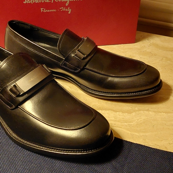 Salvatore Ferragamo Sabino Loafer - Picture 2 of 7